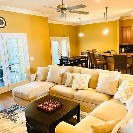 Newly Renovated Modern, Spacious & Quiet Location